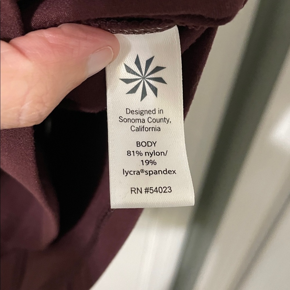 Athleta Like New Embellished Backside Buttery Soft Burgundy Tank Top Size XS - Picture 8 of 8